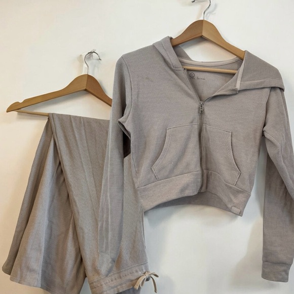 Hollister Pants - Hollister Neutral Waffle knit Zip Up Sweat Set Jacket/Pants